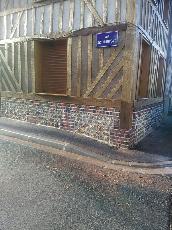 Maçon mur de soutènement à Lisieux