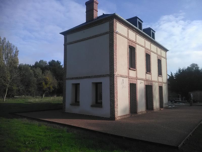 Maçon mur de soutènement à Bernay